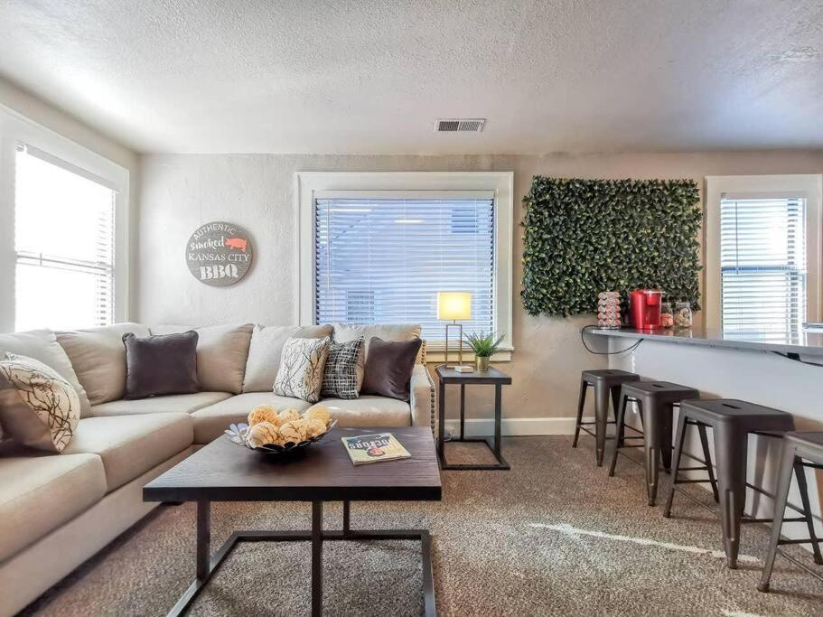 W 2W-Westport Gem Book A Stay Remodeled 1Bd Kansas City Exterior photo