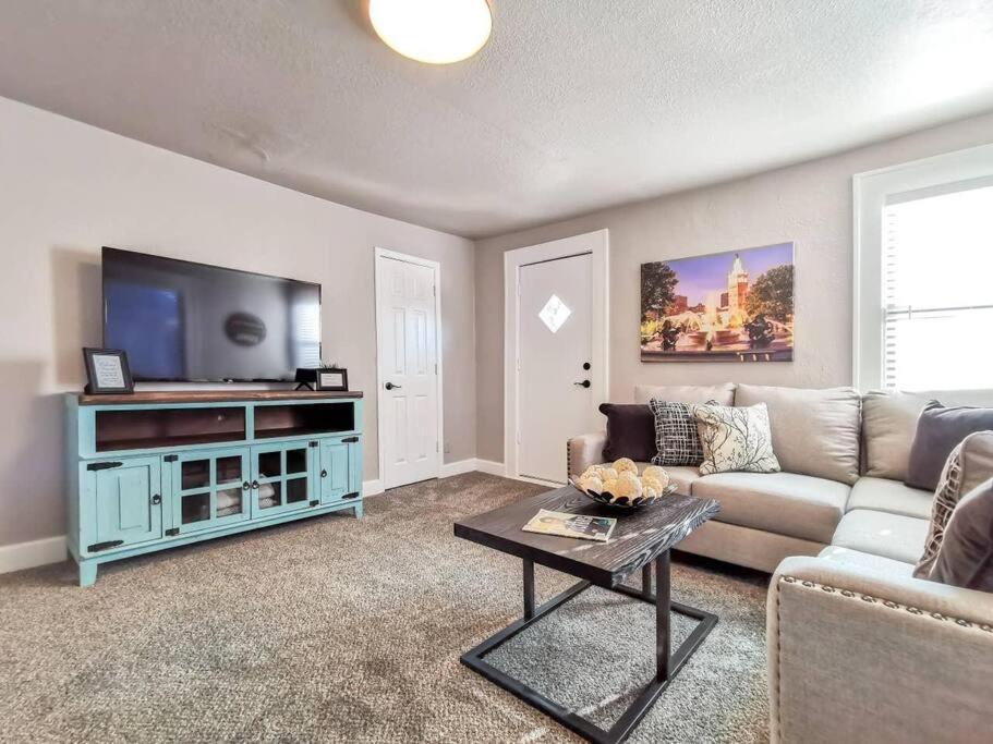 W 2W-Westport Gem Book A Stay Remodeled 1Bd Kansas City Exterior photo